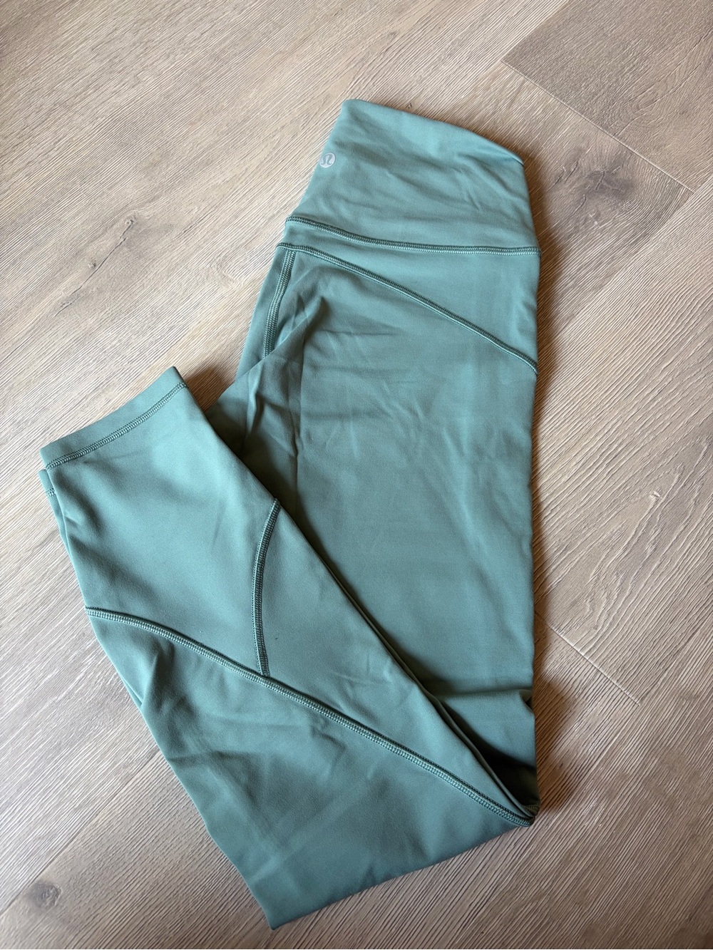 Lululemon in movement tight: 25” everlux green